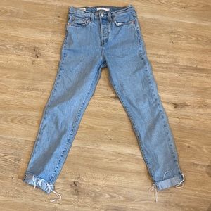 LEVI’S WEDGIE JEANS